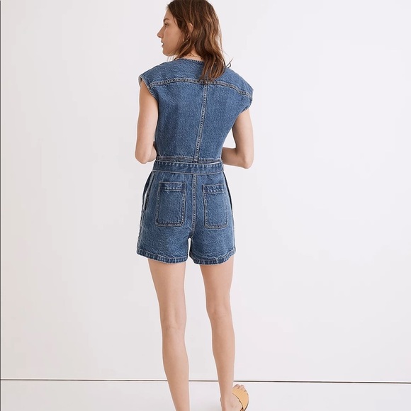 Madewell size 00 Zip-Front denim shorts Romper: TENCEL™ Denim ne766 - Picture 3 of 5